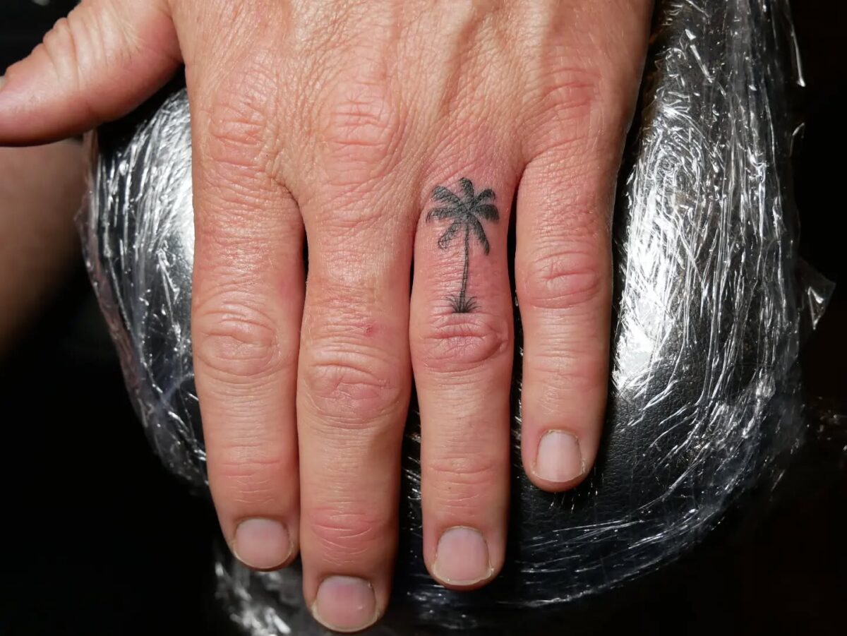 Finger Tattoo Ideas That Make A Big Statement In A Small Space Weekly finger-tattoo-ideas-that-make-a-big-statement-in-a-small-space-weekly